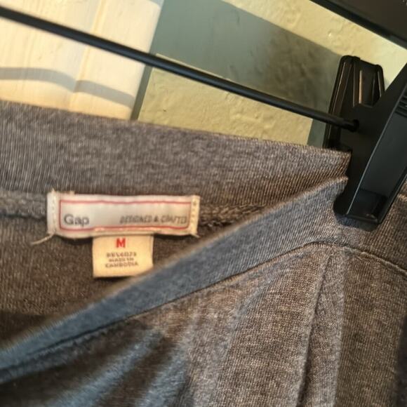 gray Gap skirt - Picture 6 of 6